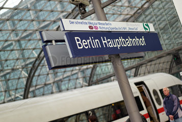 Berlin  Deutschland  Schild Berlin Hauptbahnhof