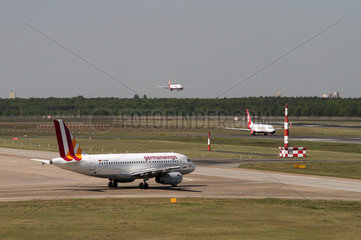 Berlin  Deutschland  Airbus A319 der Fluggesellschaft Germanwings