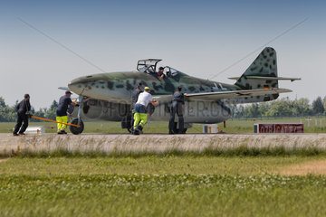 Schoenefeld  Deutschland  ILA 2014  Vorbereitungen fuer eine Flugschau des Kampfjets Me 262