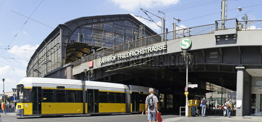 Deutschland  Berlin  Bahnhof Friedrichstrasse