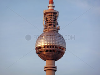 Berlin  Fernsehturm am Alexanderplatz