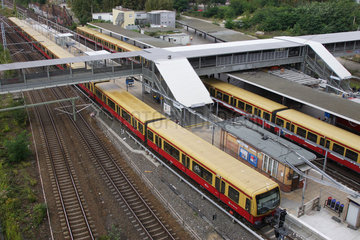 Berlin  Deutschland  unterer Bahnsteig des S-Bahnhofs Ostkreuz