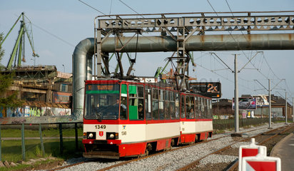 Danzig  Polen  Strassenbahn bei der Danziger Werft