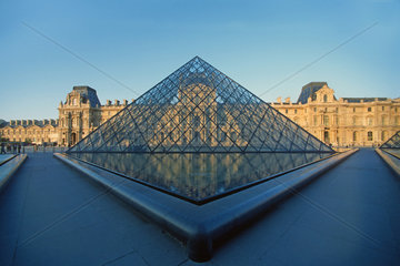Der Louvre  Paris  Frankreich