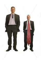Geschaefsmanner mit kleiner und grosser Krawatte