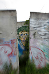 Berlin  Deutschland  Mauerreste auf dem Gelaende der Gedenkstaette Berliner Mauer