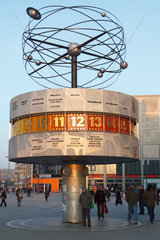 Berlin  Deutschland  die Urania-Weltzeituhr am Alexanderplatz