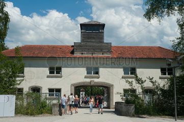 Dachau  Deutschland  Eingangsgebaeude zur KZ-Gedenkstaette Dachau