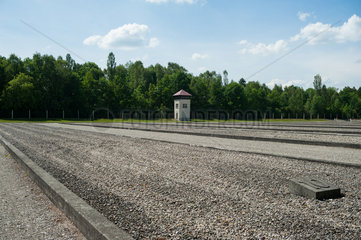 Dachau  Deutschland  Ehemalige Barackensiedlung in der KZ-Gedenkstaette Dachau