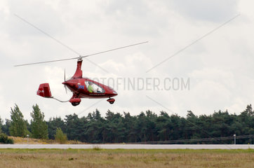 Schoenefeld  Deutschland  Flugschau des Cavalon-Gyrocopter auf der ILA 2012