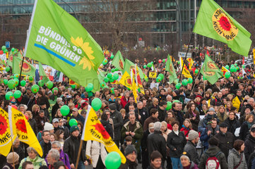Berlin  Deutschland  Grossdemonstration gegen Atomkraft