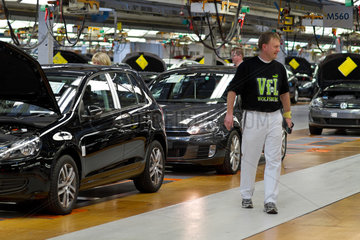 Wolfsburg  Deutschland  VW-Werk  Produktion des Golf 6 und des Tiguan  Endkontrolle