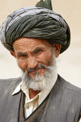 Kunduz  Afghanistan  Portraet eines aelteren Mannes
