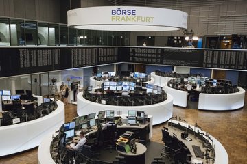 Aktienhandel im Handelsraum der Deutschen B__rse in Frankfurt