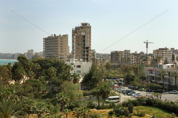Famagusta  Tuerkische Republik Nordzypern  der verfallene Stadtteil und Hotelbezirk Varosha