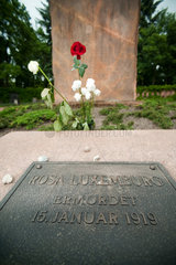 Berlin  Deutschland  das Grab von Rosa Luxemburg