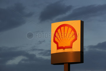 Braunschweig  Deutschland  Logo des Mineraloelunternehmen Shell