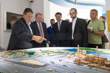 Berlin  Deutschland  SPD-Parteivorsitzender Sigmar Gabriel besucht das Kraftwerk Klingenberg
