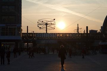 Berlin  Deutschland  Sonnenuntergang am Alexanderplatz