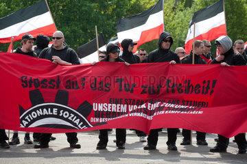 Berlin  Deutschland  Rechtsradikale auf der 1. Mai Demonstration