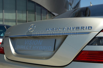 Stuttgart  Detailansicht eines Mercedes-Benz mit Hybrid-Antrieb  Prototyp
