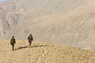 Feyzabad  Afghanistan  afghanische Soldaten auf Patrouille