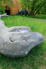 Berlin  Deutschland  Dinosaurier im ehemaligen Spreepark im Plaenterwald