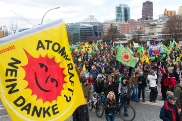 Berlin  Deutschland  Grossdemonstration gegen Atomkraft