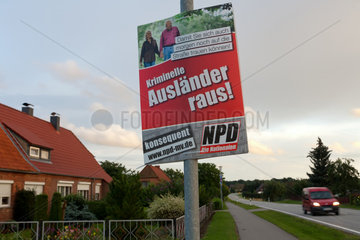 Goldberg  Deutschland  Wahlplakat der NPD fuer die Landtagswahlen am 4. September 2011