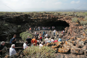 Arrieta  Spanien  der Eingang zur Cueva de los Verdes