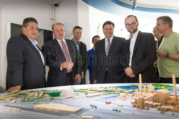 Berlin  Deutschland  SPD-Parteivorsitzender Sigmar Gabriel besucht das Kraftwerk Klingenberg