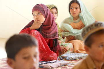 Kunduz  Afghanistan  Kinder in einer Schule