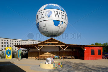 Berlin  Deutschland  Aussichtsballon Die Welt