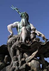 Berlin  Deutschland  Figuren des Neptunbrunnens