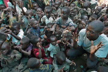 Goma  Demokratische Republik Kongo  Kinder im Fluechtlingslager Shasha