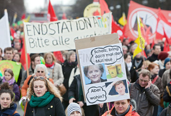Berlin  Deutschland  Atomkraftgegner waehrend einer Demonstration
