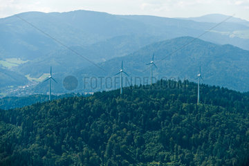 Freiburg  Deutschland  Windkraftanlagen auf dem Rosskopf