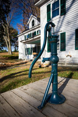 Wilton  USA  alte Wasserpumpe auf der Ambler Farm