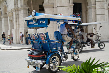 Havanna  Kuba  private Fahrradtaxis in der Altstadt