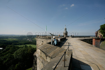 Koenigstein  Deutschland  Blick von der Festung Koenigstein ins Elbtal