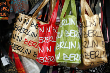 Berlin  Deutschland  Handtaschen mit der Aufschrift Berlin