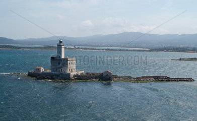 Sardinien  Leuchtturm an der Hafeneinfahrt von Olbia