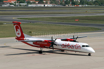 Berlin  Deutschland  Bombardier Dash 8Q-400 der Fluggesellschaft Air Berlin