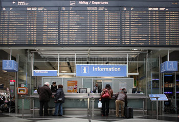 Muenchen  Deutschland  Informationsschalter im Flughafen Franz-Josef-Strauss