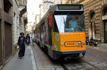 Mailand  Italien  Strassenbahn in der Innenstadt