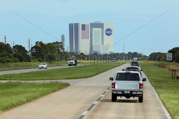 Merritt Island  Vereinigte Staaten von Amerika  Zufahrtsstrasse zum Vehicle Assembly Building im Kennedy Space Center