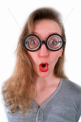 Frau mit dicker Brille:Ohhhh!