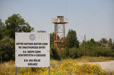 Nikosia  Zypern  Schild mit der Aufschrift United Nations Buffer Zone