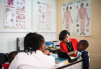KENYA-NAIROBI-TRADITIONAL CHINESE MEDICINE-DOCTORS