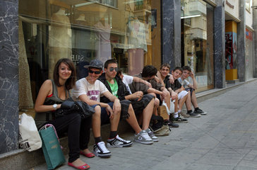 Nikosia  Republik Zypern  Jugendliche pausieren in der Altstadt von Nikosia